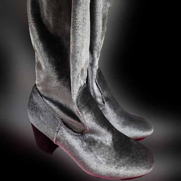 Adina Gray Velvet WC - Picture 7 of 10